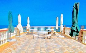 Reddoorz @ Joyce Palace Antique